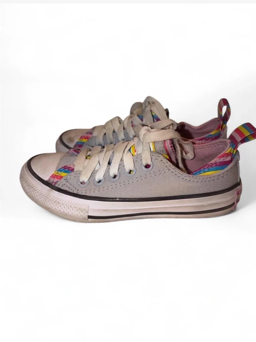 Converse Kids Low-Top Canvas Sneakers in Light Gray with Rainbow Trim